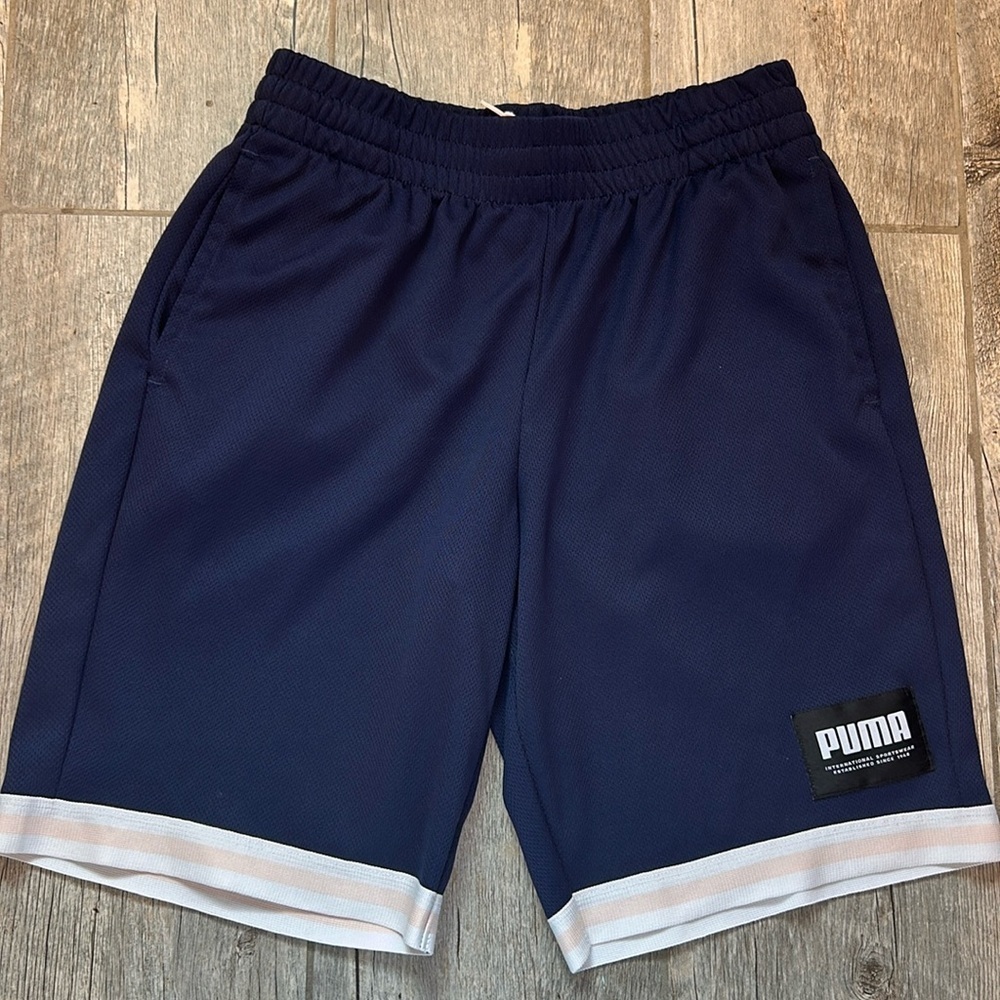 Puma men’s medium navy blue shorts medium Active athletic